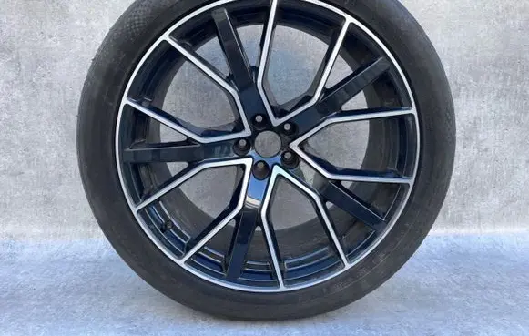 Audi Q8 R21 alloy rim 
