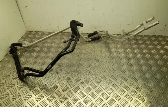 Engine coolant pipe/hose