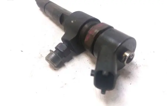 Opel Zafira B Fuel injector 0445110165