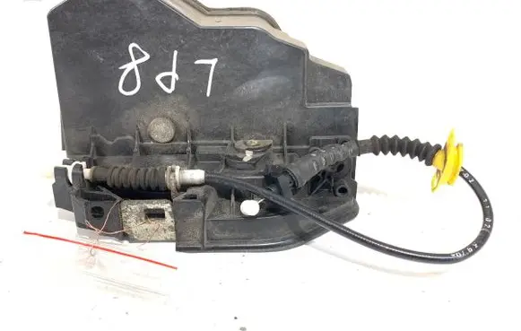 BMW X3 E83 Front door lock 7154619