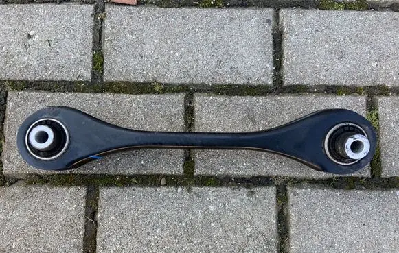 Rear control arm