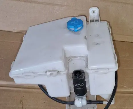 Dacia Spring Windshield washer fluid reservoir/tank 289101968R