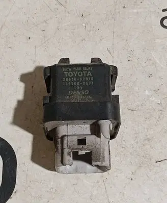 Toyota Corolla Verso AR10 Glow plug pre-heat relay 2861067010 1567000671
