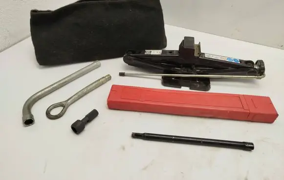 Opel Combo D Tool set 95511005 95513994 95510979