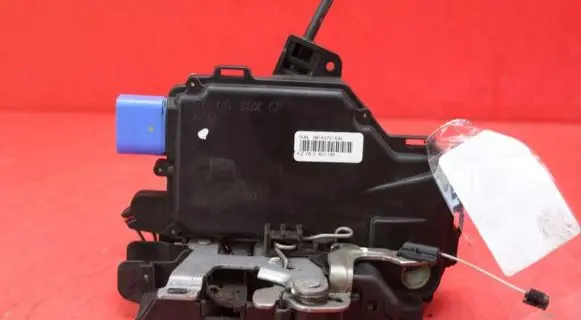Skoda Roomster (5J) Front door lock 3B1837015AL