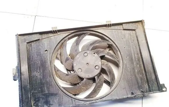BMW i3 Radiator cooling fan shroud 17428642143 15272311