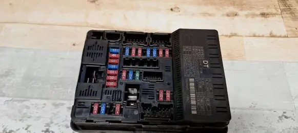 Nissan Altima Fuse module 284B73TS0B 350600B6VR
