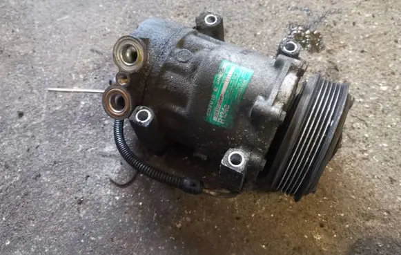 Citroen C5 Air conditioning (A/C) compressor (pump) 3283212045