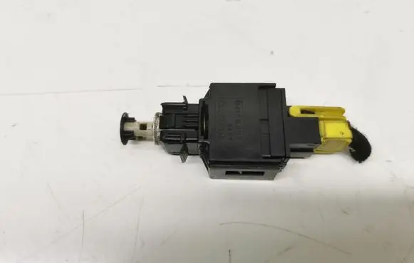 Volvo V70 Brake pedal sensor switch 9128577