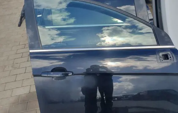 Chevrolet Captiva Front door