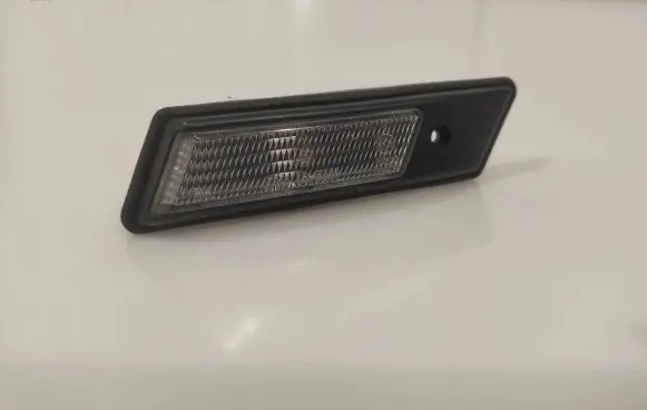 BMW 5 E34 Front fender indicator light 185007P1