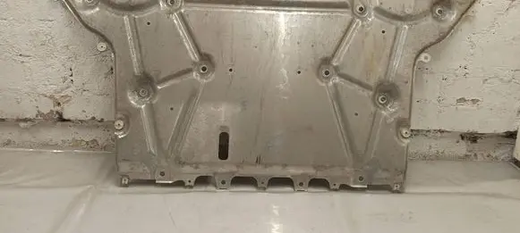 BMW i4 Engine splash shield/under tray 7915376