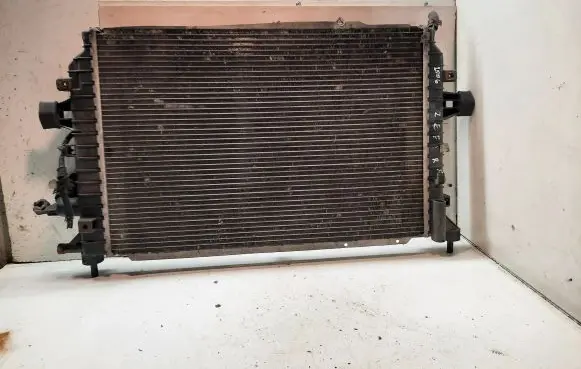 Opel Zafira B Coolant radiator 13171429 2995B