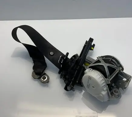 Mercedes-Benz C W204 Front seatbelt A2048609785 2048609785