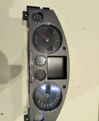 Volkswagen Phaeton Speedometer (instrument cluster) 3D0920882F 290904 0263619304