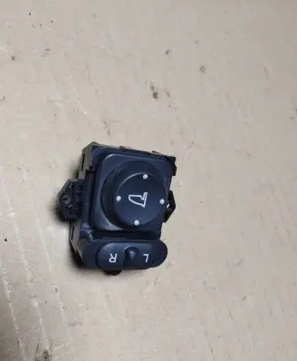 Honda Accord Wing mirror switch T2AA110