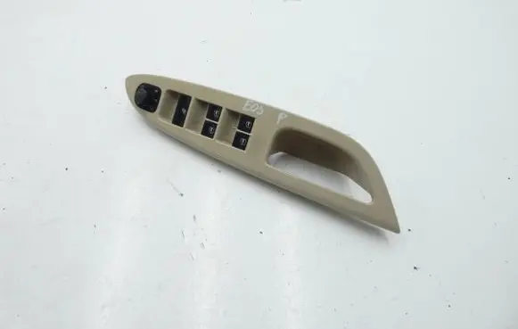 Volkswagen Eos Front door window switch trim 1Q2867372C