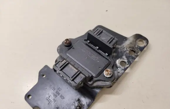 Audi A8 S8 D2 4D Ignition amplifier control unit 4D0905357B 109882