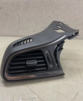 Renault Kadjar Dash center air vent grill 687614284R 6R1612106R