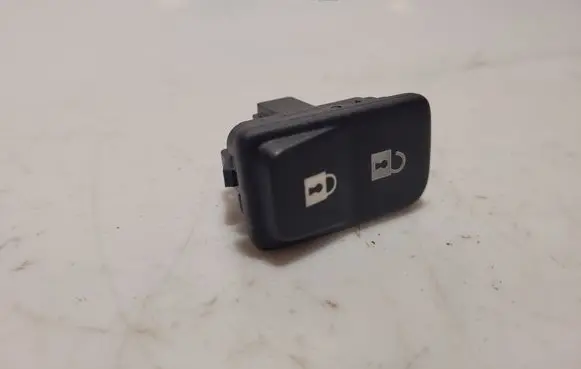 Volvo V50 Central locking switch button 65832
