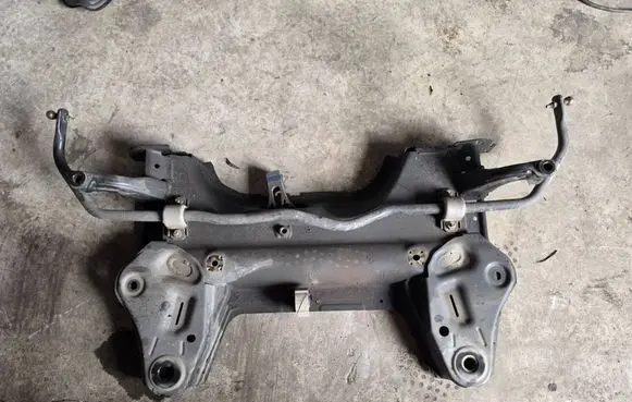 Peugeot 208 II Front subframe 9834696980