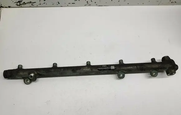 Mercedes-Benz C W203 Fuel main line pipe A6120700095 nr3421
