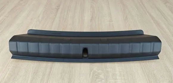 Trunk/boot sill cover protection