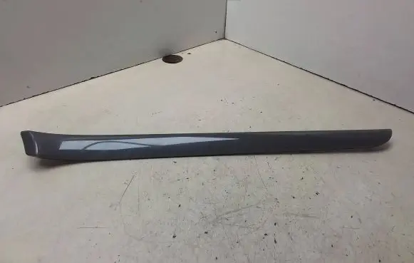 Audi A4 S4 B6 8E 8H Front door trim bar 8E0867410G