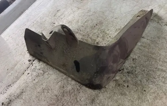 KIA Carens I Rear mudguard 