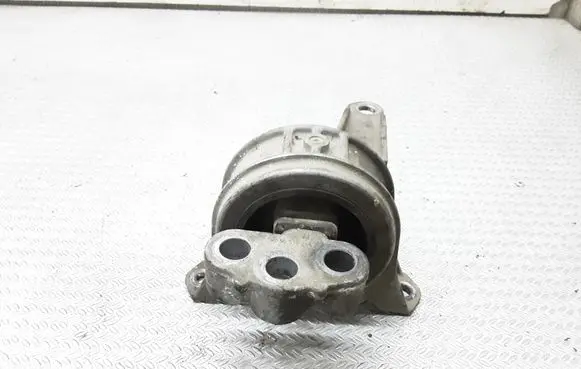 Opel Zafira B Engine mount bracket 90539246