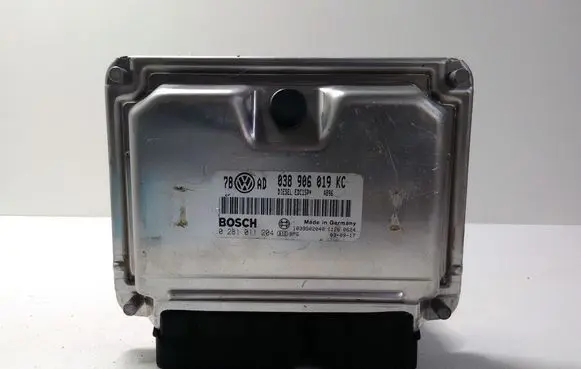 Skoda Superb B5 (3U) Engine control unit/module 038906019KC 0281011204