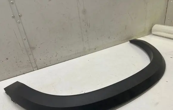 Mercedes-Benz GLE W167 Rear fender molding trim A1678804509