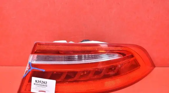 Jaguar XE Rear/tail lights 197337-02