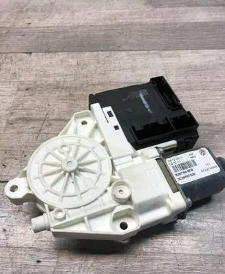 Volkswagen Jetta VI Front door window regulator motor 3C0959702B 936784908 S0337H002