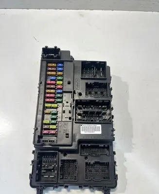 Ford Mondeo MK V Fuse module DG9T14B476 15216004027