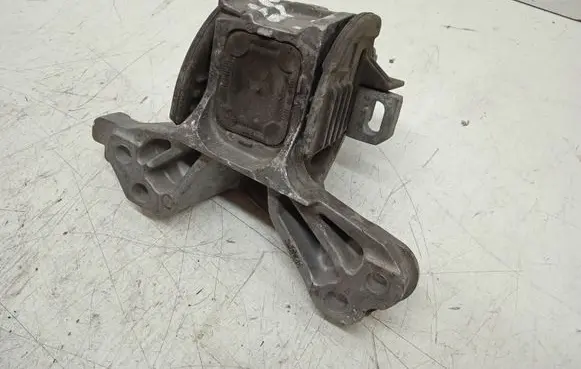 Peugeot 407 Engine mount bracket 326B95