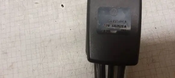 Seat Toledo II (1M) Rear seatbelt buckle 1C0857488A