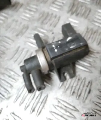 Volkswagen Golf IV Turbo solenoid valve 1j0906627