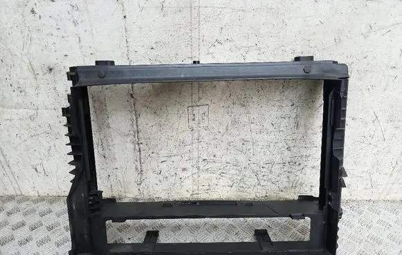BMW 5 E60 E61 Radiator mount bracket 7805603 C360694 P1128007