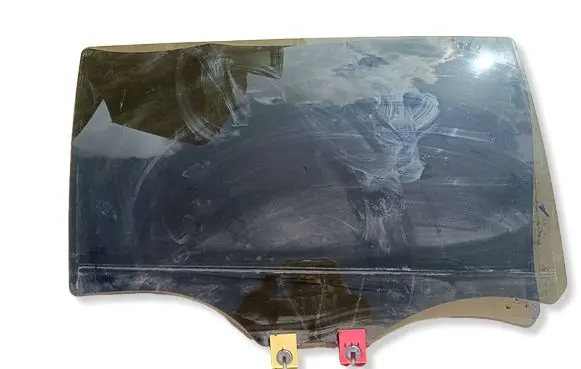 Chrysler Pacifica Sliding door window/glass 43R000186