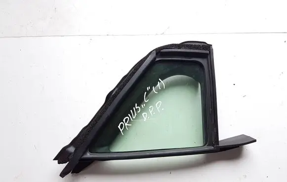 Toyota Prius (XW30) Front door vent window glass four-door 6821552030 43R00033