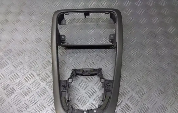Fiat Croma Radio/GPS head unit trim 