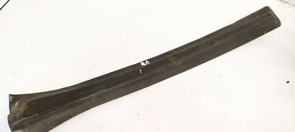 Opel Zafira B Front door glass trim molding 13131954