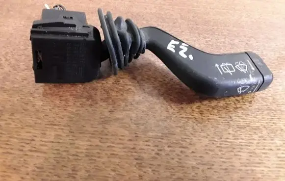 Opel Astra F Wiper control stalk 90124931
