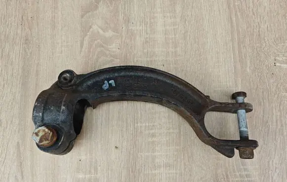 Audi A6 S6 C7 4G Lower shock absorber bracket 8K0413L