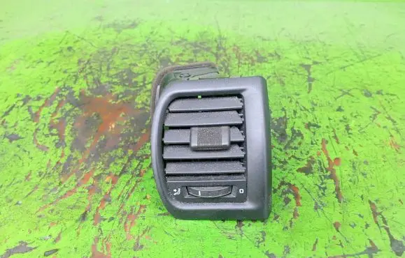 Skoda Fabia Mk2 (5J) Dashboard side air vent grill/cover trim 5J0819702