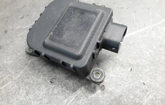 Audi TT Mk1 Headlight level adjustment motor 1j1907511c