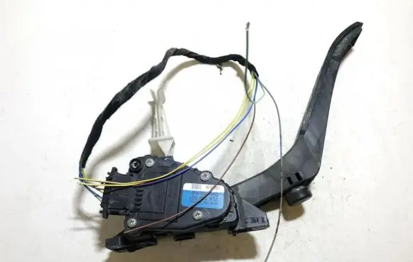 Volkswagen Touareg I Accelerator throttle pedal 7l6723507 00777024