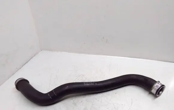Mercedes-Benz CLS C219 Engine coolant pipe/hose A2115015382