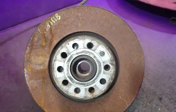 Volkswagen PASSAT B6 Front wheel hub spindle knuckle